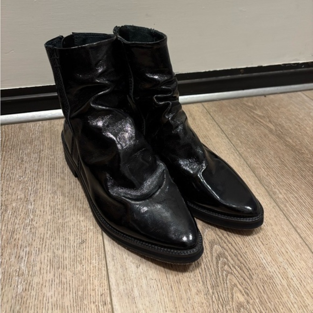 FREE PEOPLE
Amarone Slightly Slouchy Bootie In Black size 38